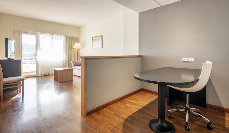 Hotel ILUNION Romareda photo 10