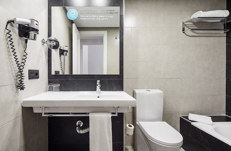Hotel ILUNION Suites Madrid photo 10