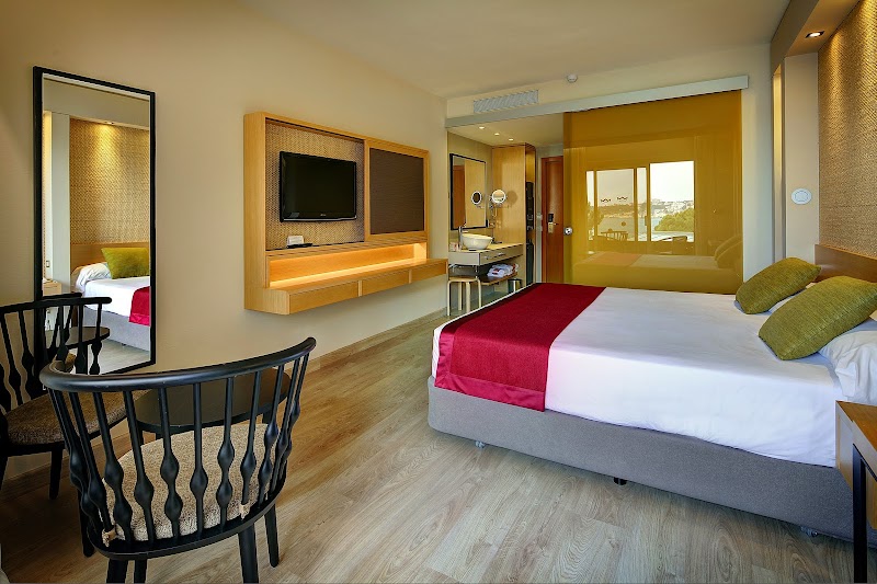 Hotel Palace Bonanza Playa & Spa photo 2