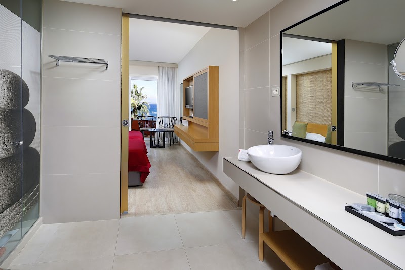 Hotel Palace Bonanza Playa & Spa photo 4