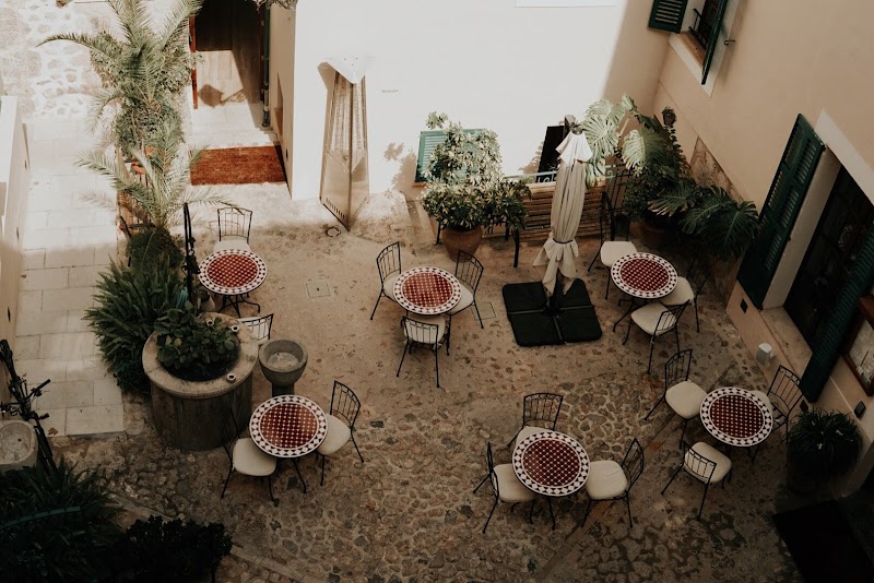 Hotel & Restaurant El Guia photo 8