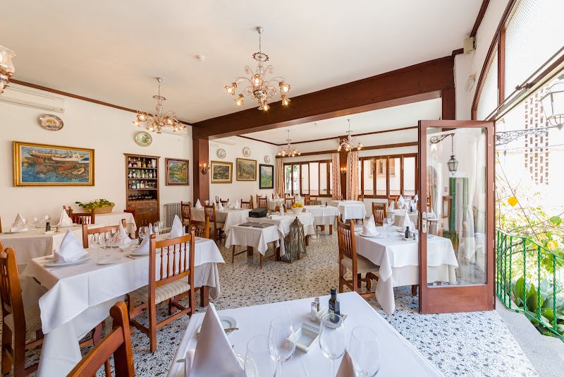 Hotel & Restaurant El Guia photo 9