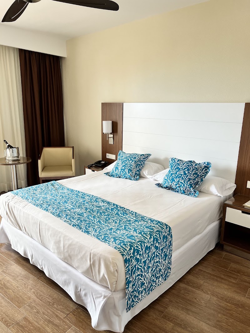 Hotel Riu Arecas photo 2