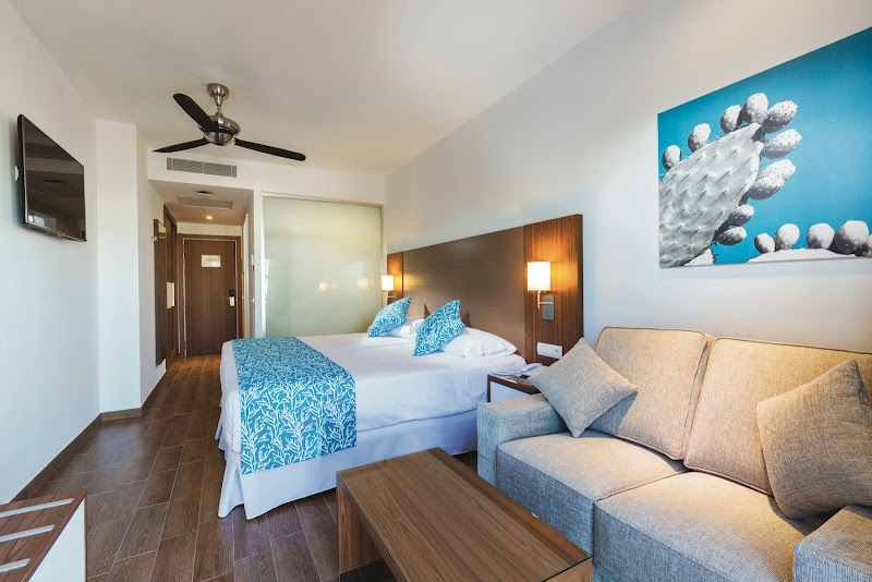 Hotel Riu Bravo photo 2