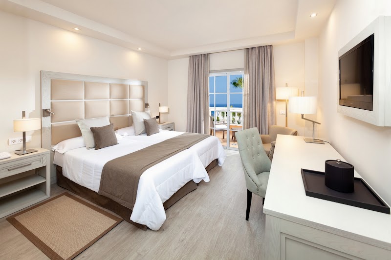 Hotel Riu Garoe photo 2