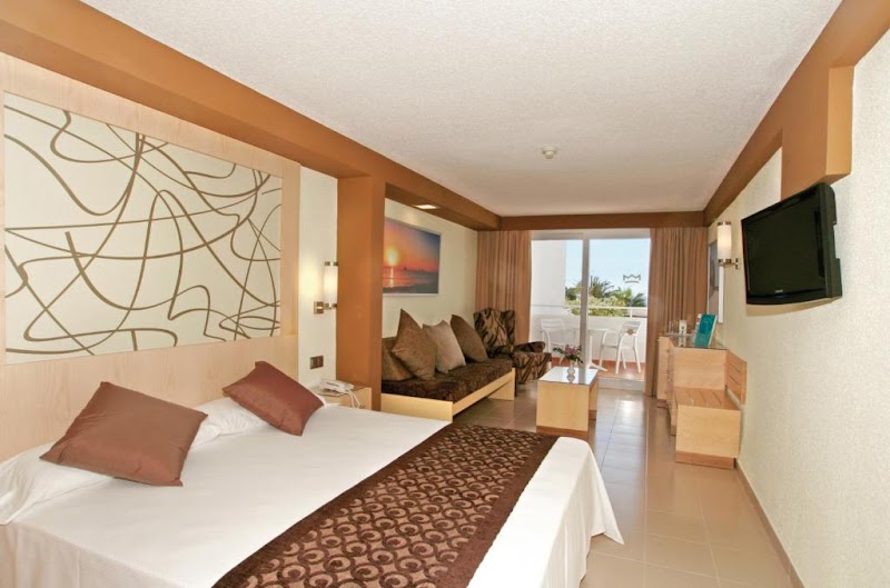 Hotel Riu Palace La Mola photo 2