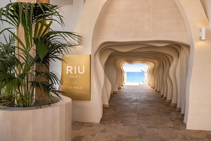 Hotel Riu Palace La Mola photo 8