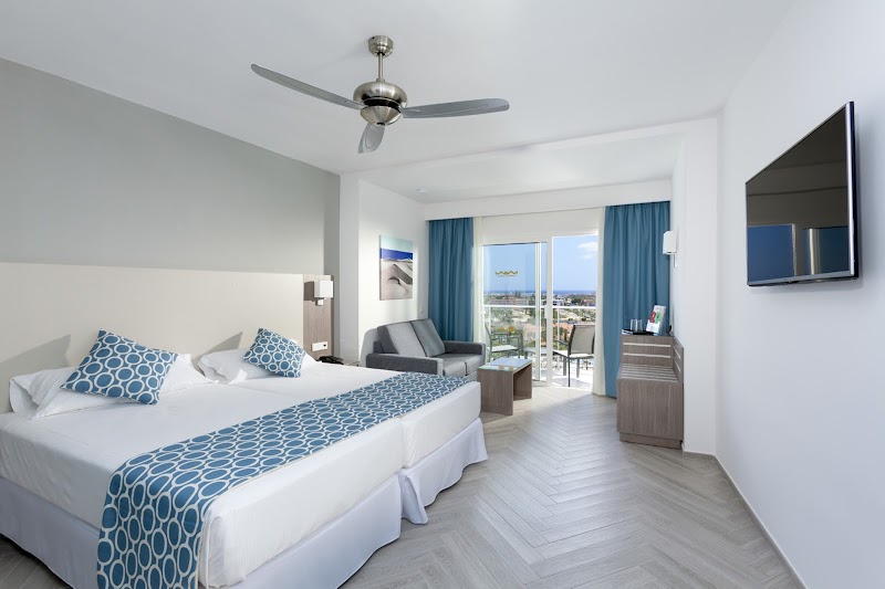 Hotel Riu Papayas photo 2