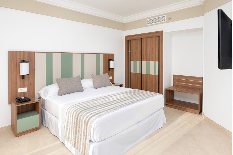 Hotel Riu Paraiso Lanzarote photo 2