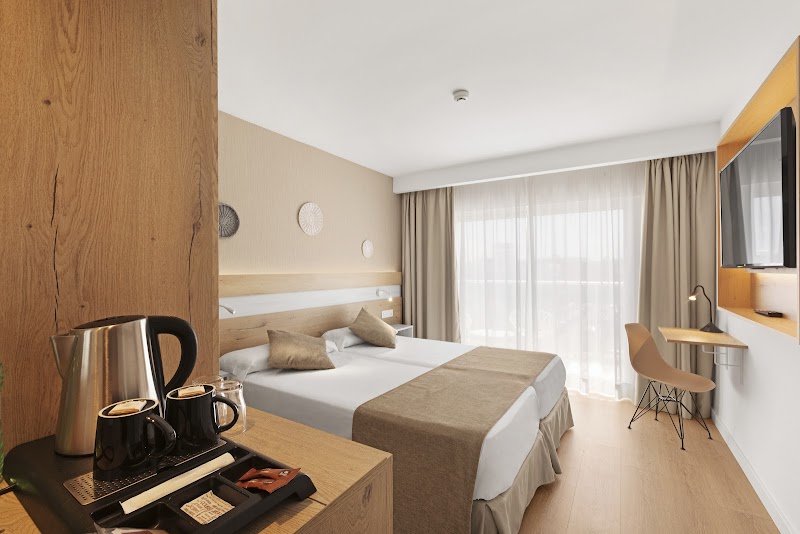 Hotel Sant Jordi photo 2