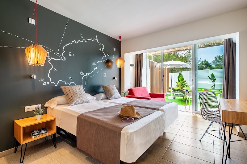 Hotel Vibra Cala Tarida photo 2