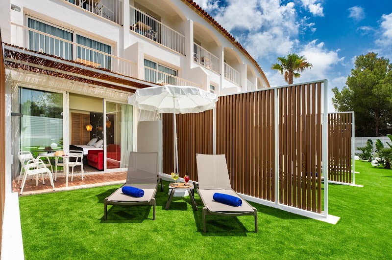 Hotel Vibra Cala Tarida photo 9