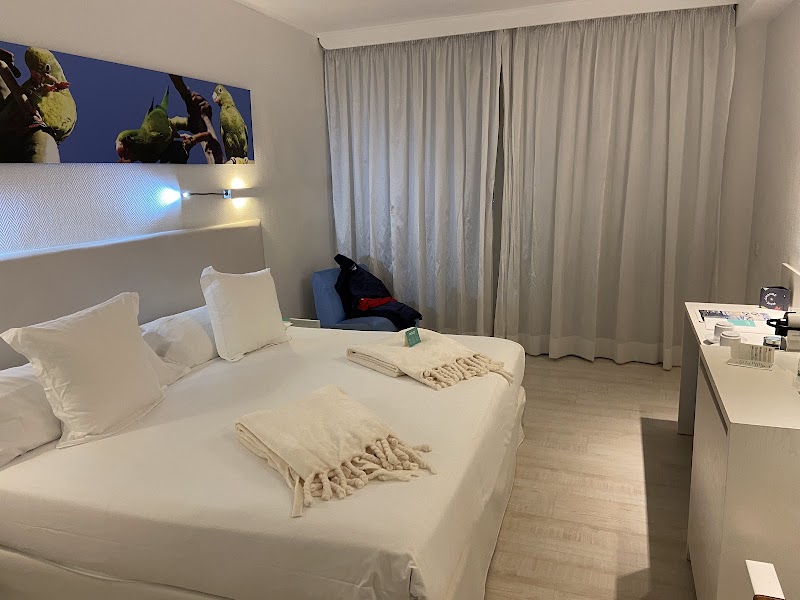 Iberostar Waves Bouganville Playa photo 2