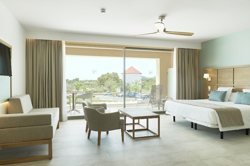 Iberostar Waves Cala Domingos photo 2
