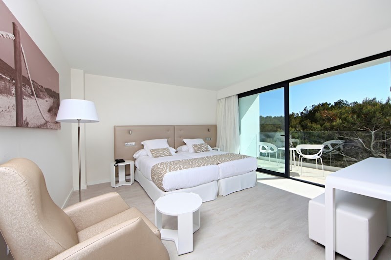 Iberostar Waves Cala Millor photo 6