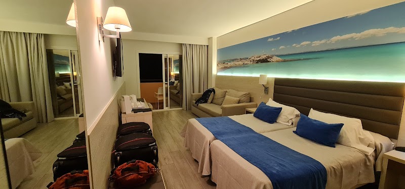Invisa Hotel Club Cala Blanca photo 2