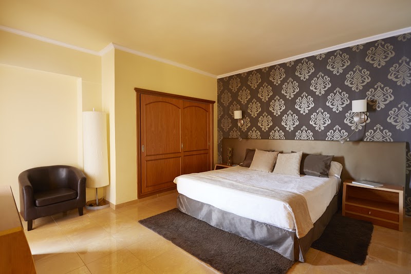 Invisa Hotel La Cala photo 8