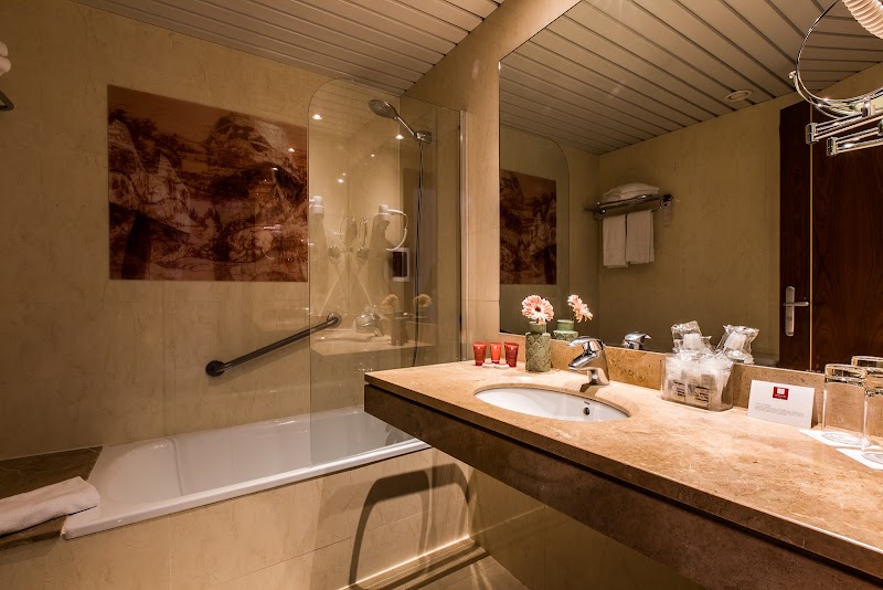 Leonardo Hotel Barcelona Gran Via photo 3