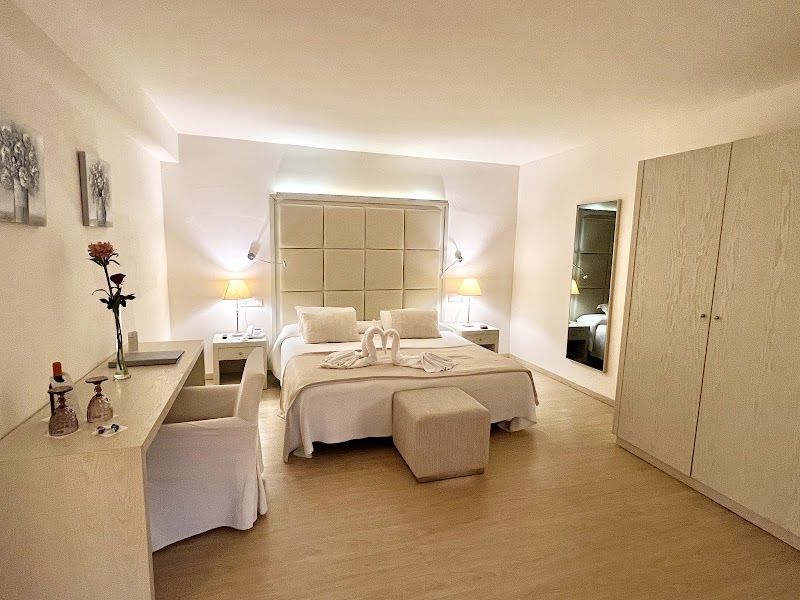 L'Hermitage Hotel & Spa photo 2