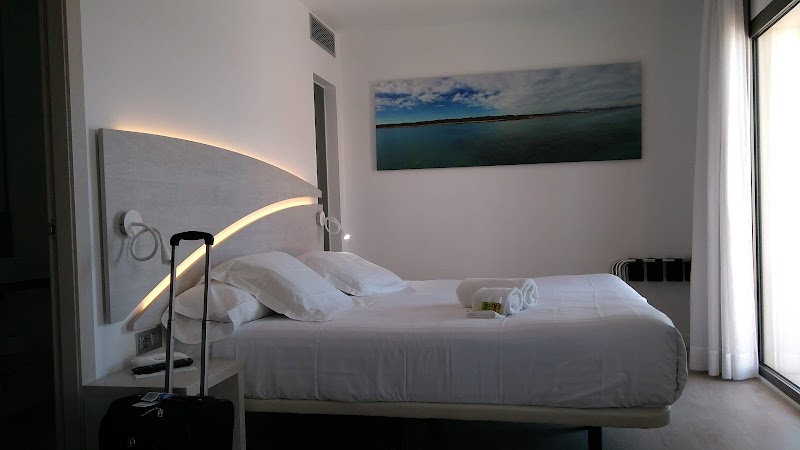 Llaut Boutique Hotel photo 2