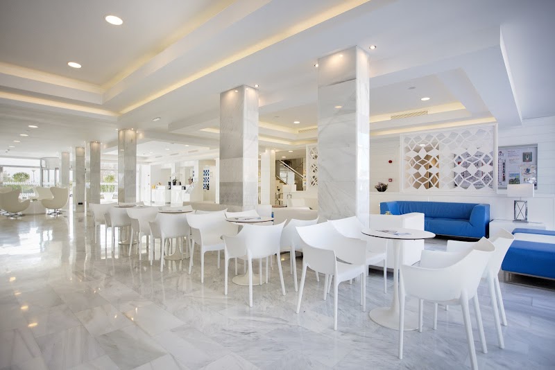 Mar Hotels Playa de Muro Suites photo 10
