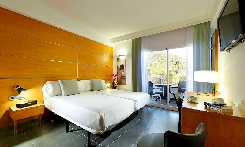 Palladium Hotel Cala Llonga photo 2