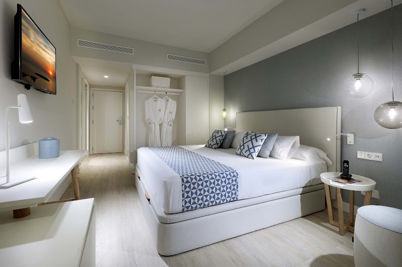 Palladium Hotel Menorca photo 2