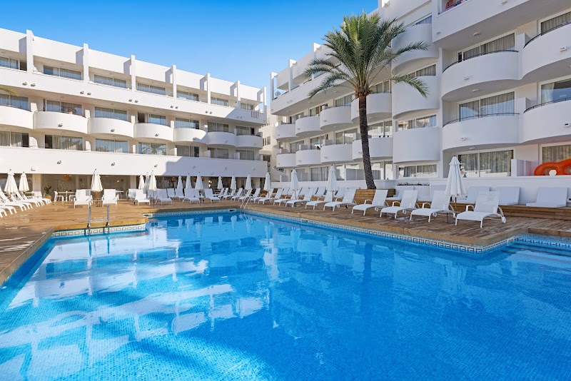 Palmanova Beach Apartments by TRH photo 5