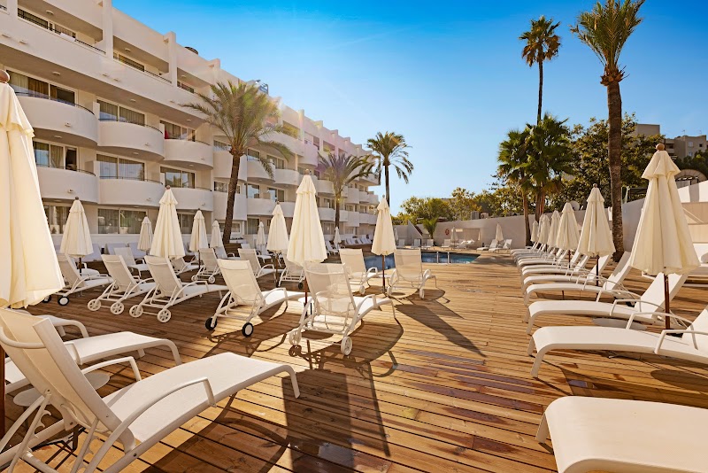 Palmanova Beach Apartments by TRH photo 9