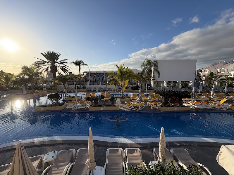 Paradise Park Fun Lifestyle Hotel photo 3