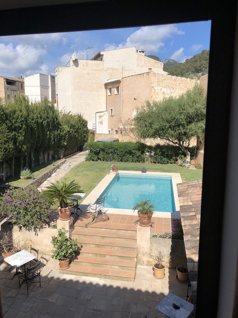 Petit Hotel Alaro photo 3