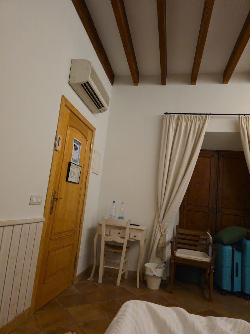 Petit Hotel Alaro photo 7