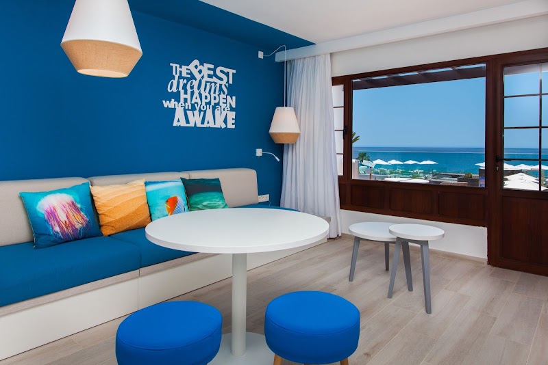 R2 Bahía Kontiki Beach Apartments photo 5