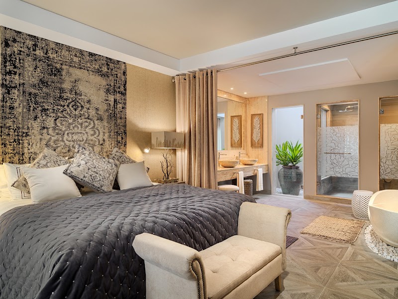 Royal River Luxury Hotel photo 2