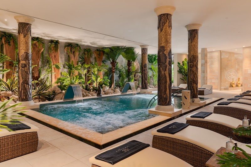 Royal River Luxury Hotel photo 3