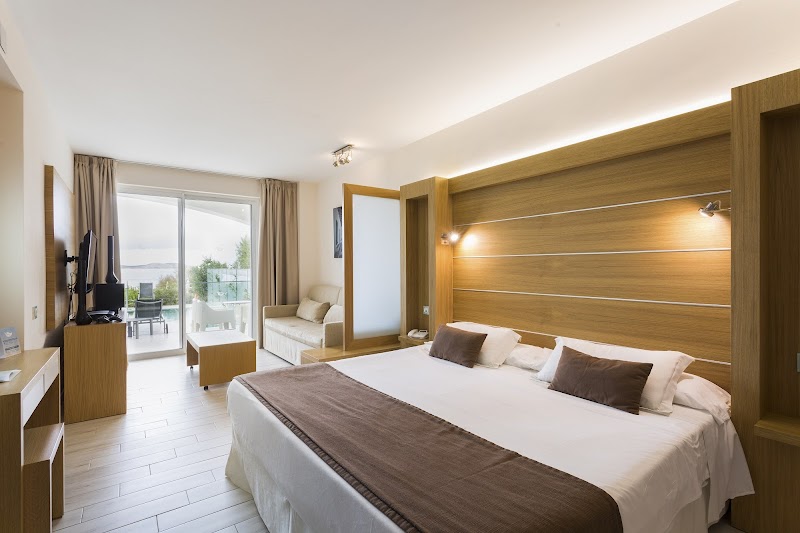 Sirenis Seaview Country Club photo 2
