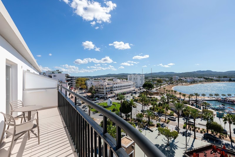 The Red Hotel by Ibiza Feeling photo 1