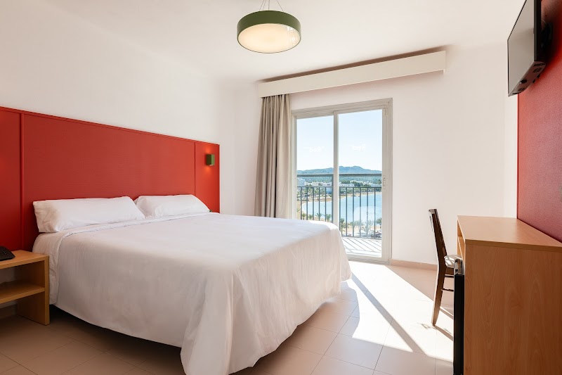 The Red Hotel by Ibiza Feeling photo 2