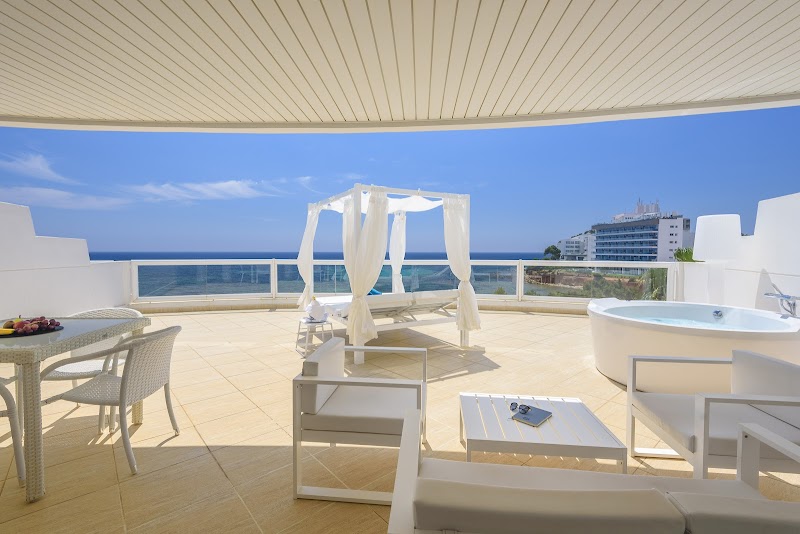 Tropic Garden Hotel Apartments photo 10