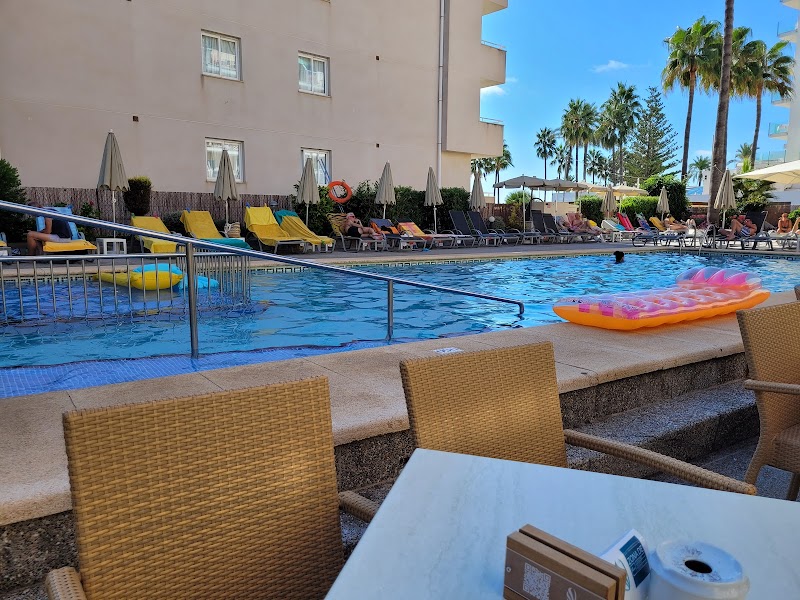 Universal Hotel Bikini photo 3