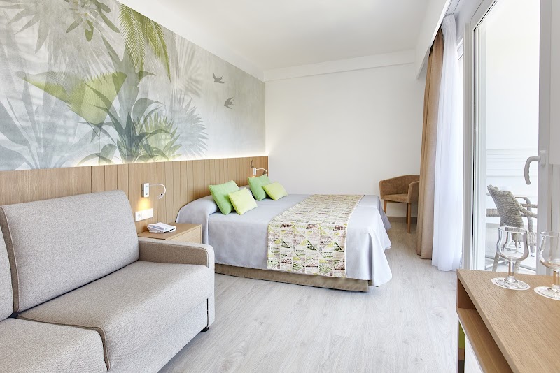 Universal Hotel Castell Royal photo 6