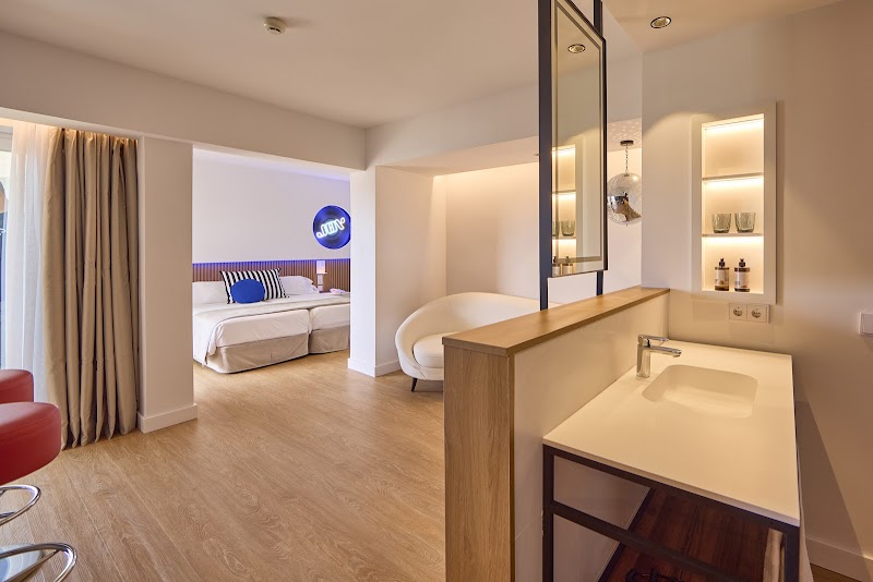 Universal Hotel Neptuno photo 6