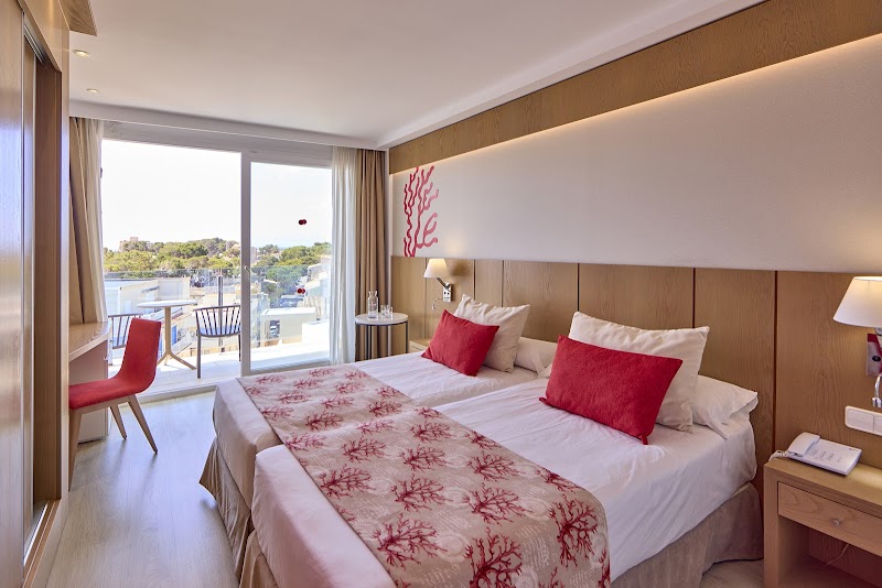 Universal Hotel Perla photo 2