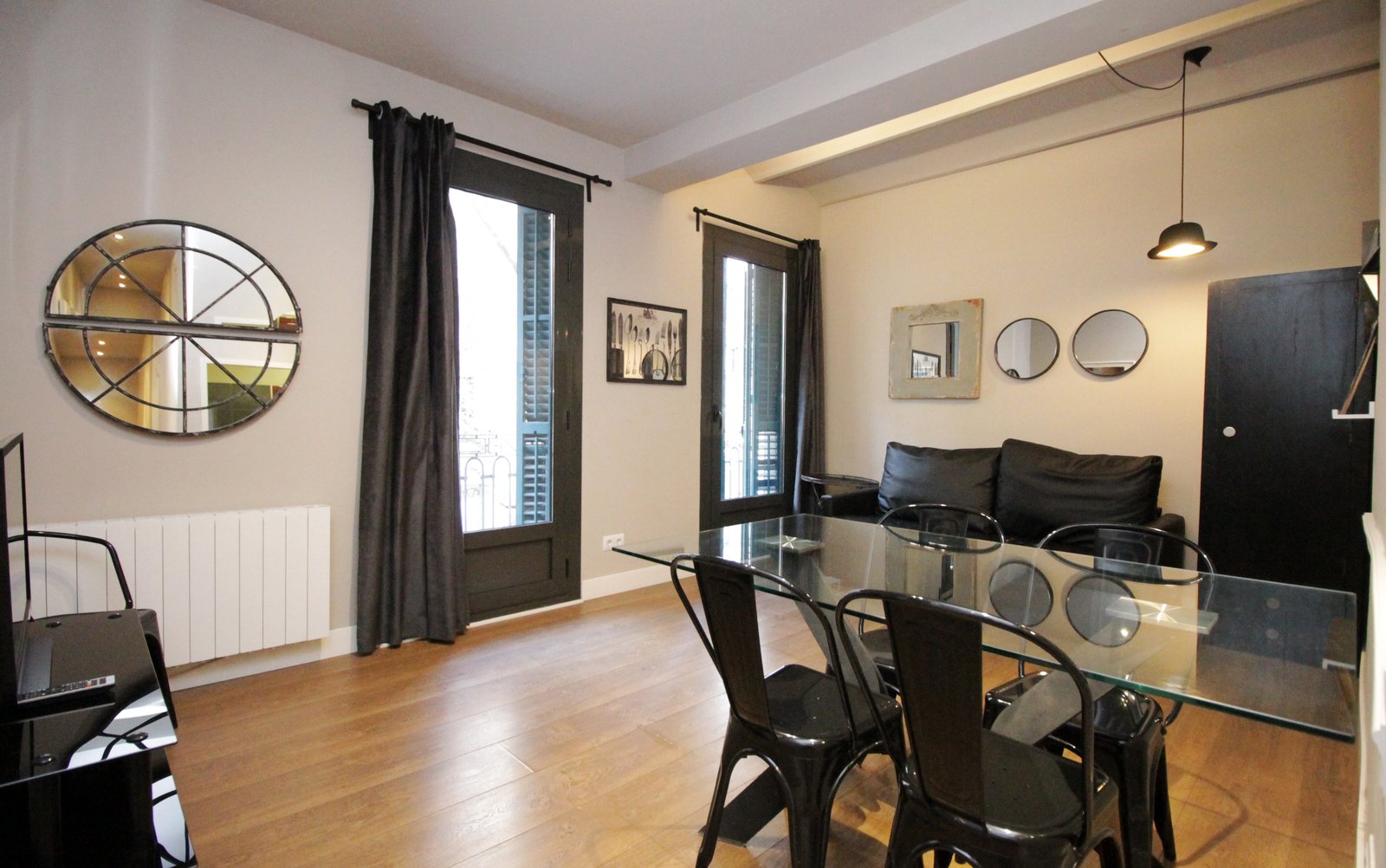 AinB Eixample-Miró Apartments