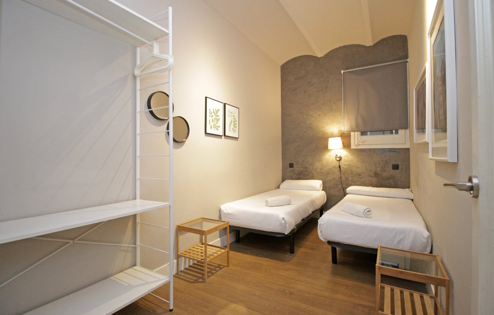AinB Eixample-Miró Apartments photo 4