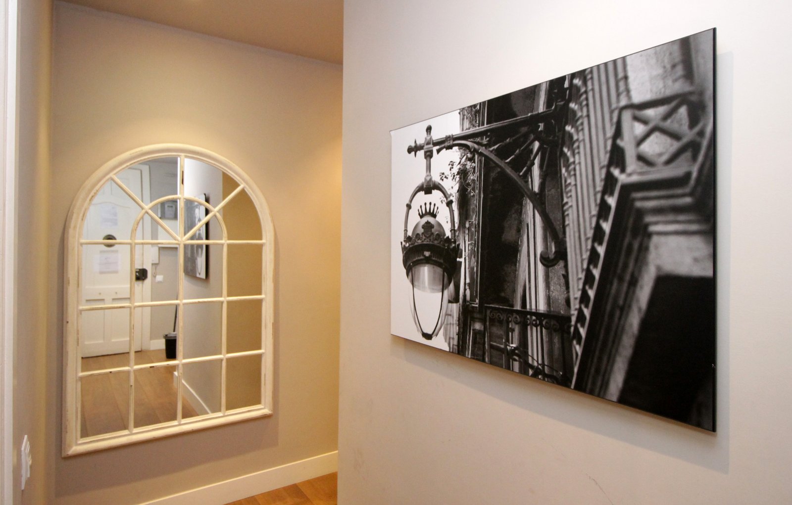 AinB Eixample-Miró Apartments photo 6