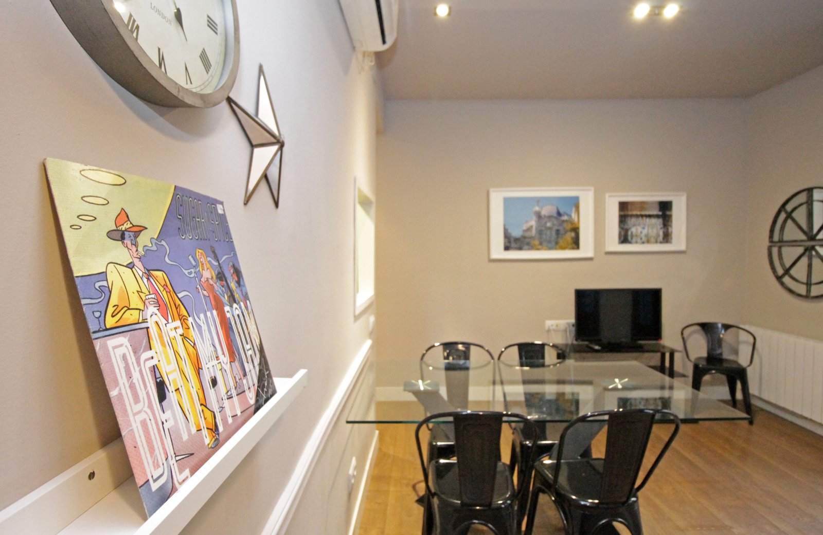 AinB Eixample-Miró Apartments photo 7
