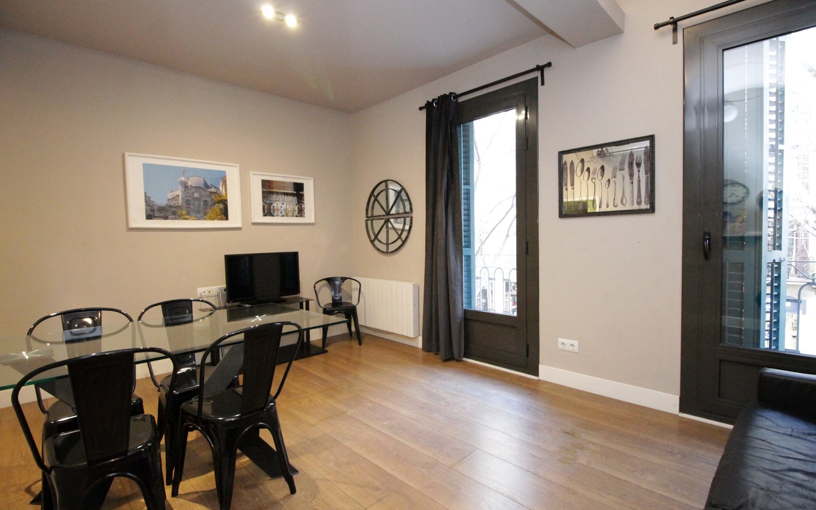 AinB Eixample-Miró Apartments photo 8