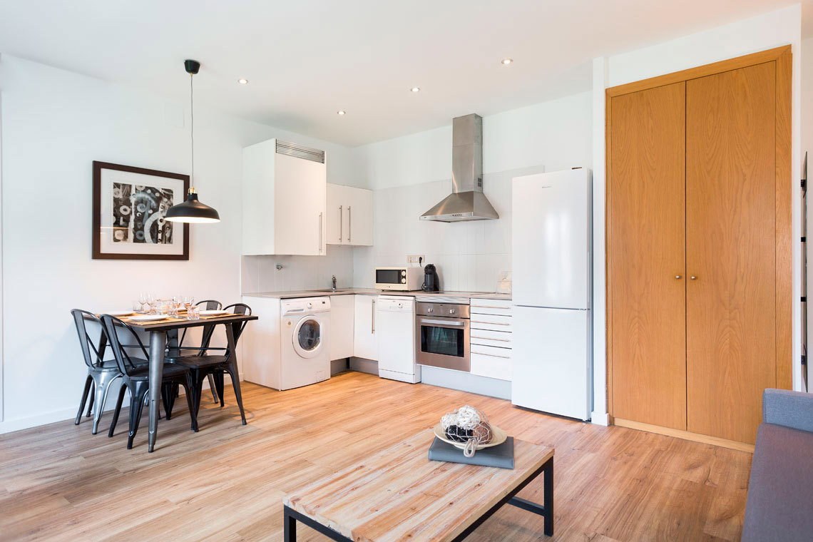Amister Apartments photo 2