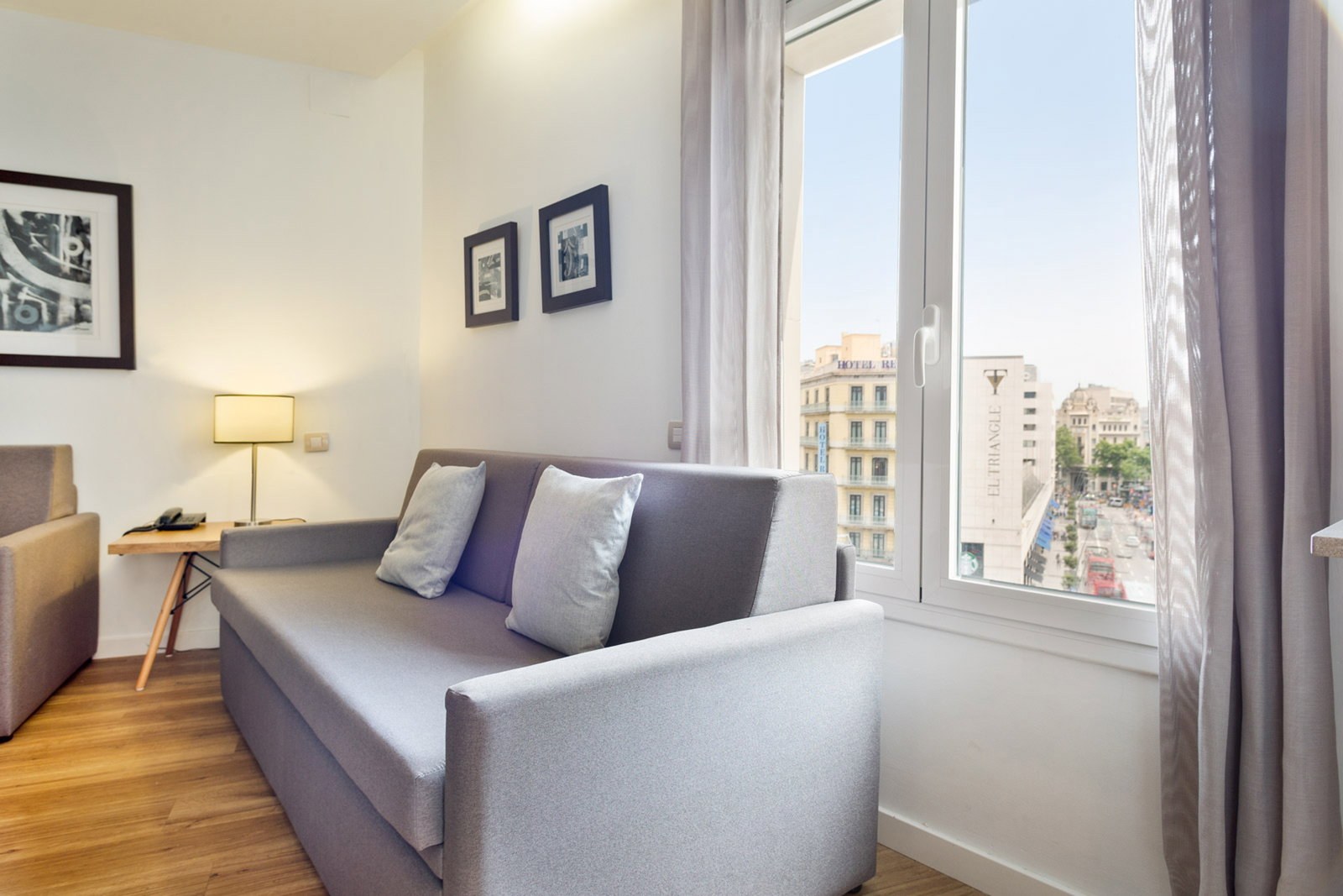 Amister Apartments photo 5